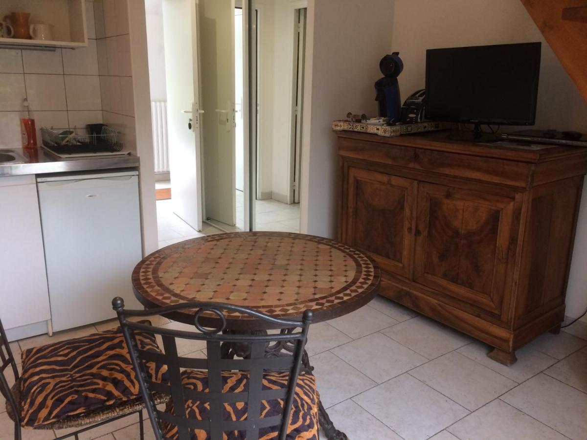 Residence Hoteliere La Marine Combleux Екстериор снимка